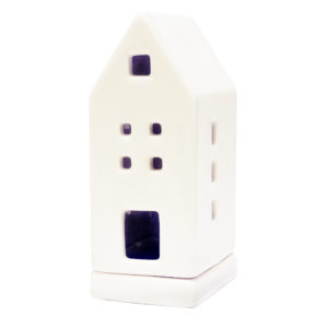 House-shaped tealight holder made of white ceramic, perfect for creating a cozy and inviting atmosphere. Available in two sizes.